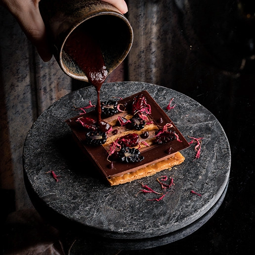 Sobremesa deliciosa para uma despedida de solteira no Dans le Noir ?