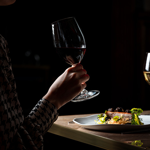 Unusual sensory dinner at Dans le Noir ? restaurant